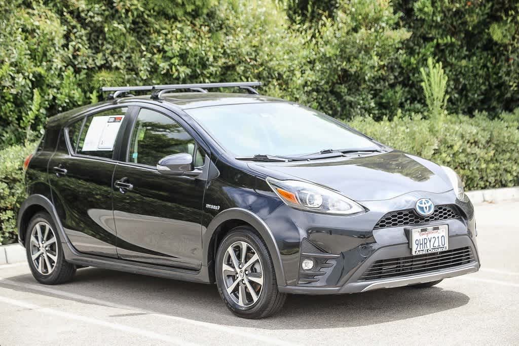 Thumbnail: 2018 Toyota Prius c - 3