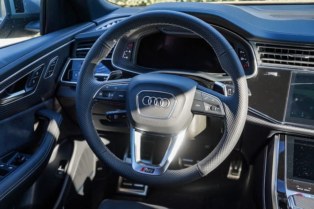 Thumbnail: 2026 Audi RS Q8 - 15