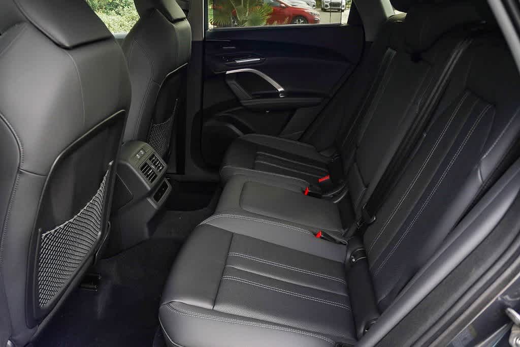 Thumbnail: 2025 Audi Q5 - 21