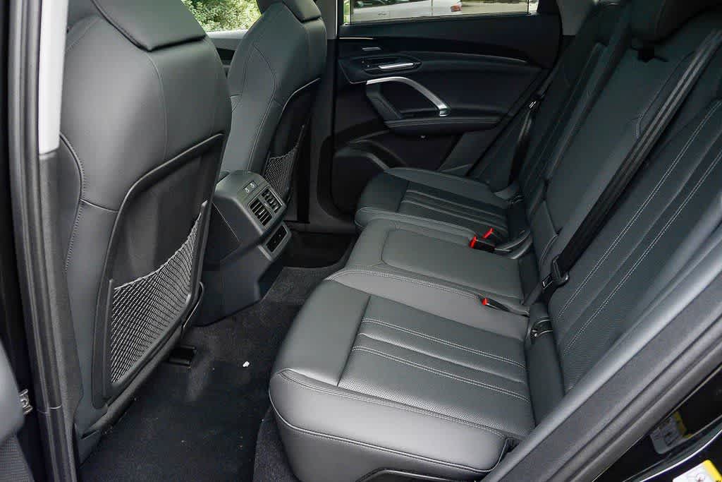 Thumbnail: 2025 Audi Q5 - 21