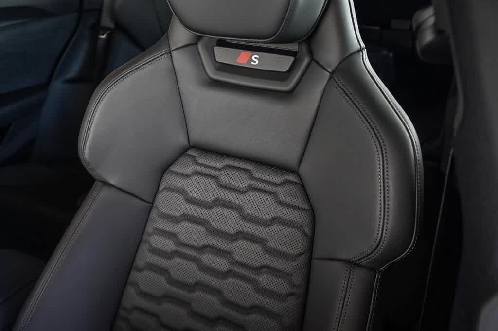 Thumbnail: 2025 Audi e-tron GT - 25