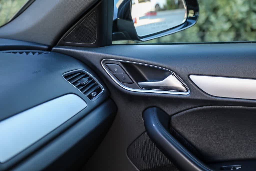 Thumbnail: 2018 Audi Q3 - 18