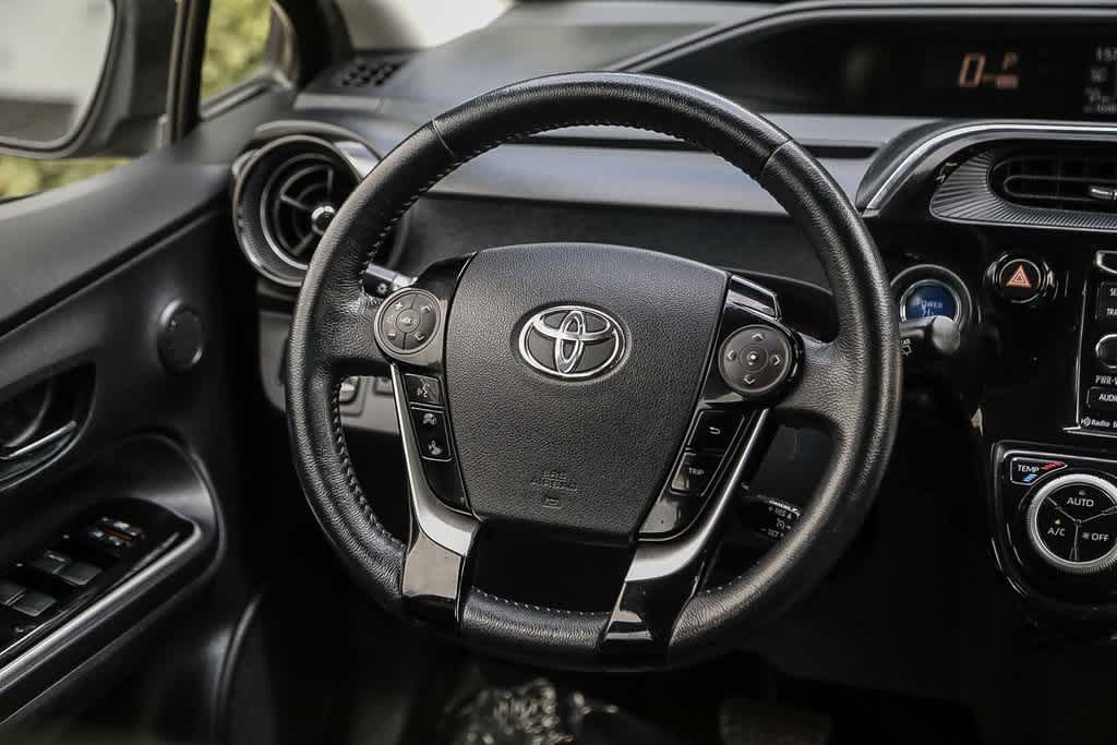 Thumbnail: 2018 Toyota Prius c - 14