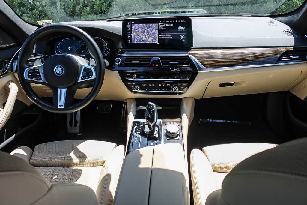 Thumbnail: 2023 BMW 5 Series - 12