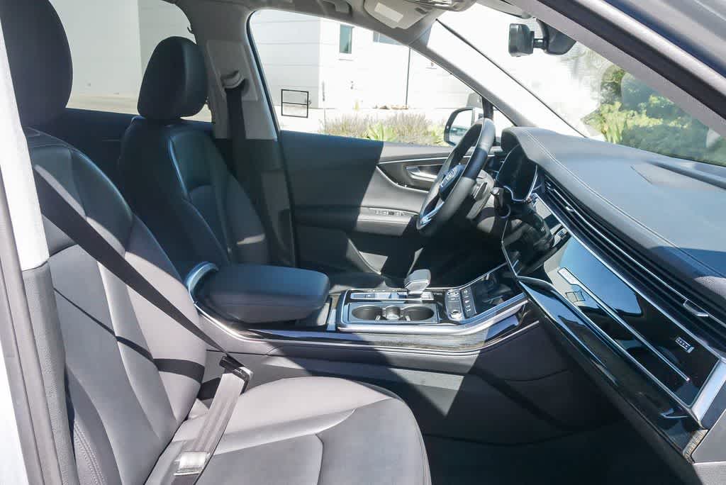 Thumbnail: 2023 Audi Q7 - 16