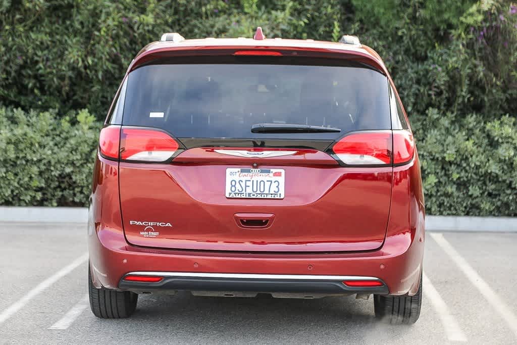 Thumbnail: 2019 Chrysler Pacifica - 5