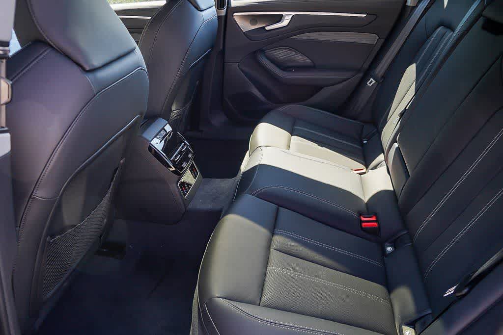 Thumbnail: 2026 Audi A6 - 21