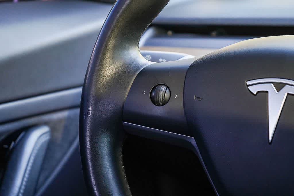 Thumbnail: 2019 Tesla Model 3 - 16