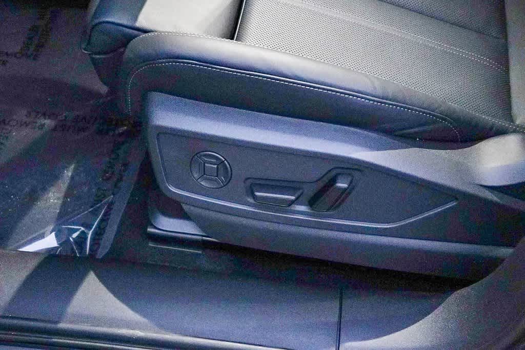 Thumbnail: 2025 Audi Q5 - 24