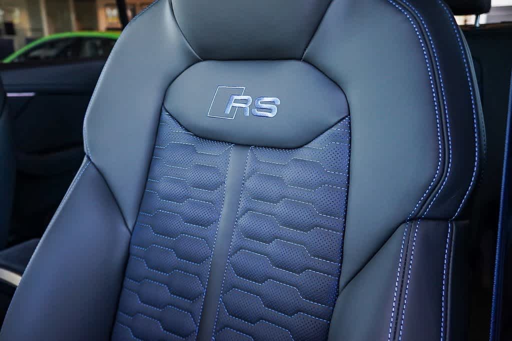 Thumbnail: 2026 Audi RS Q8 - 27