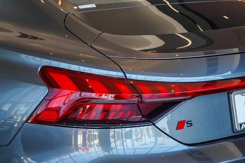 Thumbnail: 2026 Audi e-tron GT - 7