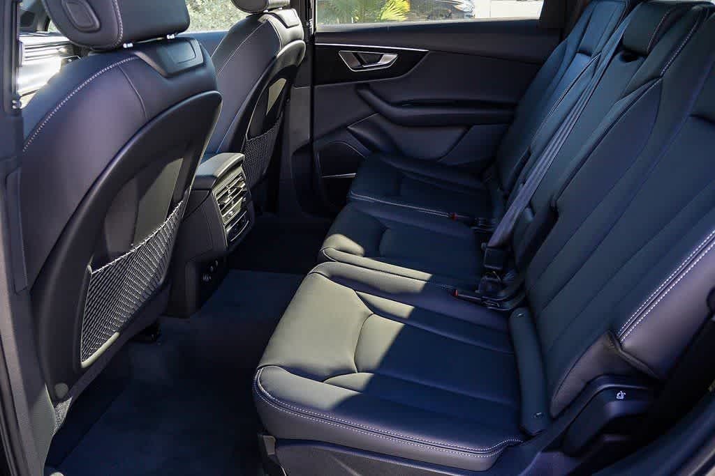 Thumbnail: 2026 Audi Q7 - 21