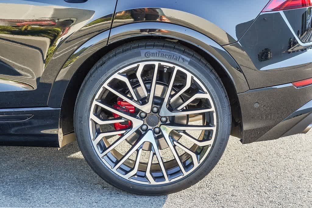 Thumbnail: 2026 Audi SQ8 - 11