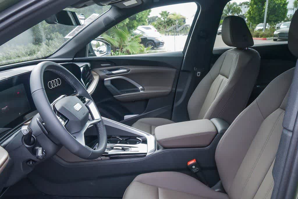 Thumbnail: 2025 Audi Q5 - 17