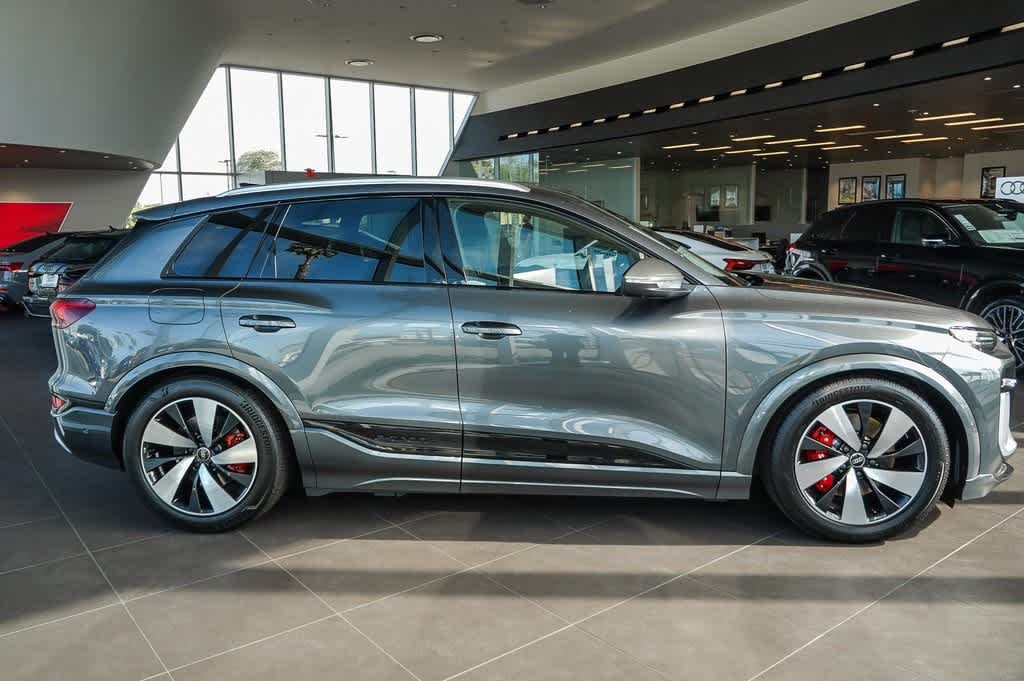 Thumbnail: 2025 Audi SQ6 e-tron - 4