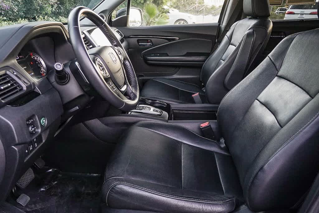 Thumbnail: 2017 Honda Pilot - 20