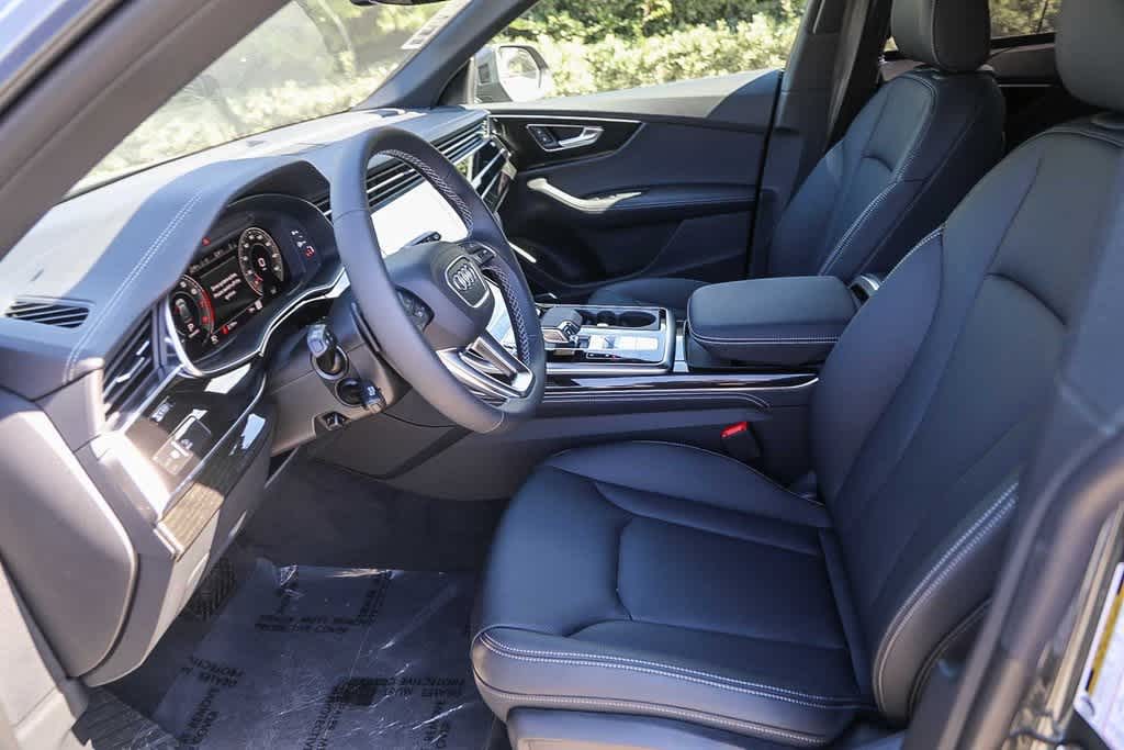 Thumbnail: 2025 Audi Q8 - 16