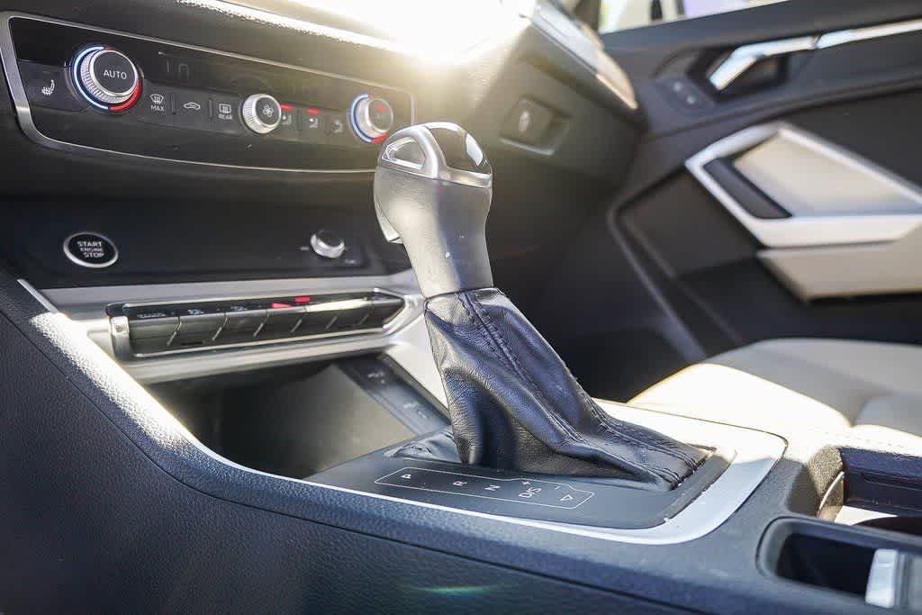 Thumbnail: 2022 Audi Q3 - 22