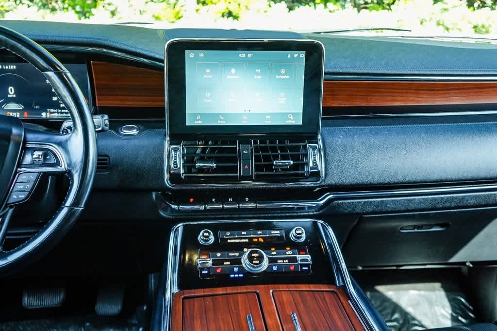 Thumbnail: 2021 Lincoln Navigator - 13