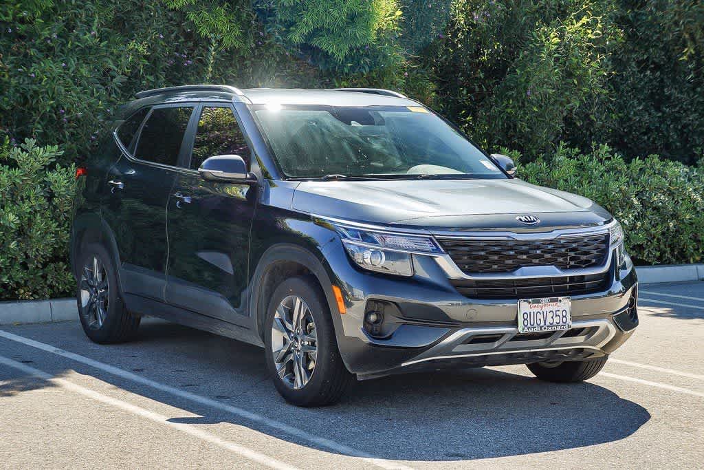 Thumbnail: 2021 Kia Seltos - 3