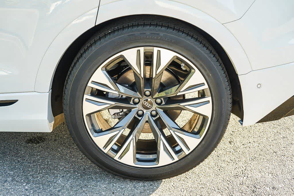 Thumbnail: 2026 Audi Q8 - 11