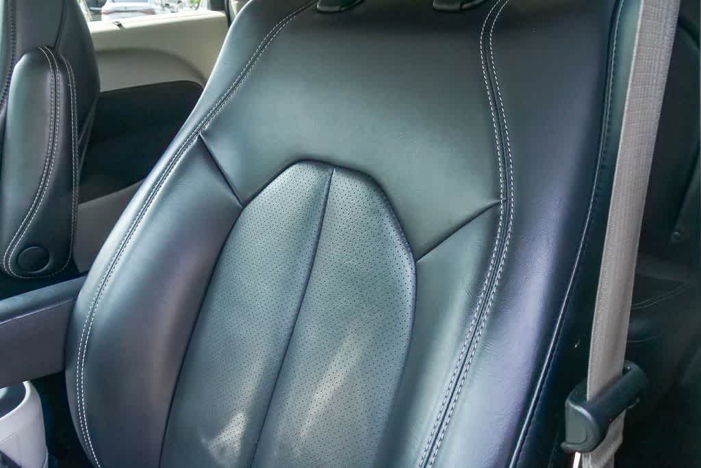 Thumbnail: 2023 Chrysler Pacifica - 21