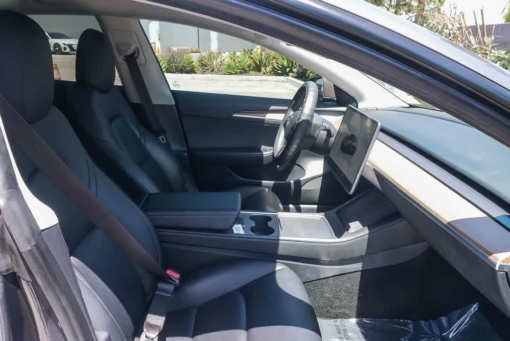 Thumbnail: 2023 Tesla Model 3 - 16