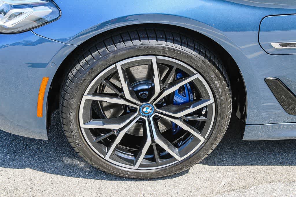 Thumbnail: 2023 BMW 5 Series - 6