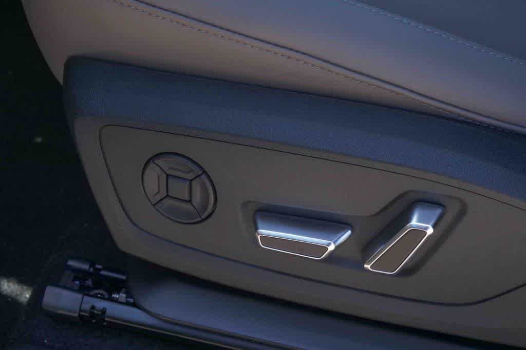 Thumbnail: 2026 Audi Q3 - 21