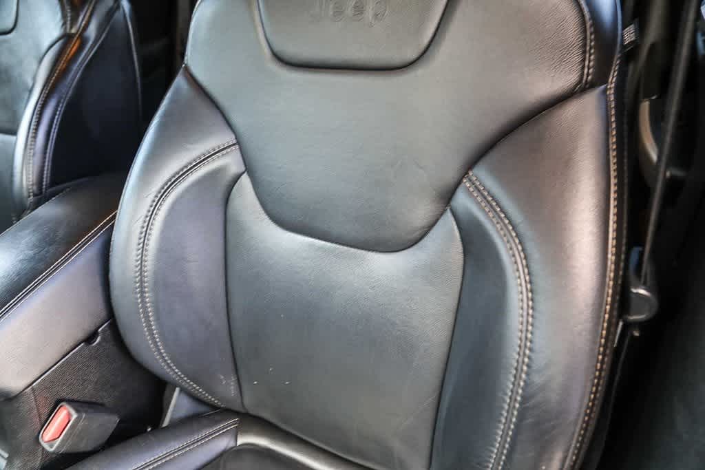 Thumbnail: 2018 Jeep Cherokee - 22