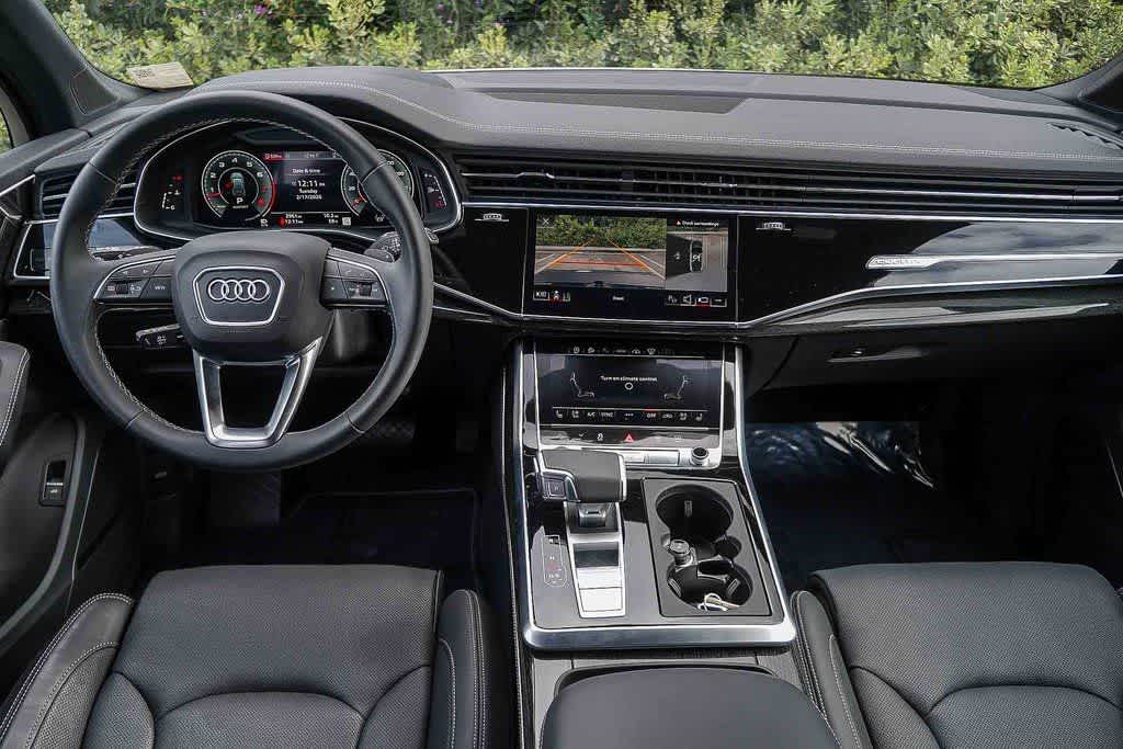 Thumbnail: 2025 Audi Q7 - 12