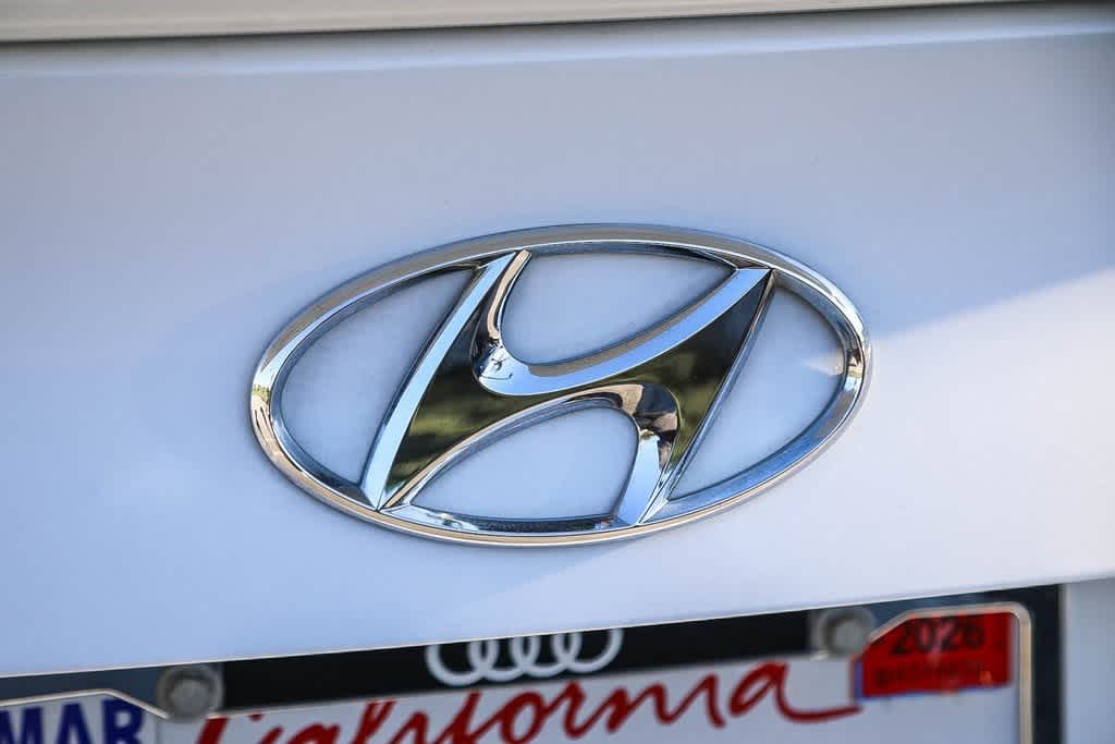 Thumbnail: 2017 Hyundai Elantra - 21