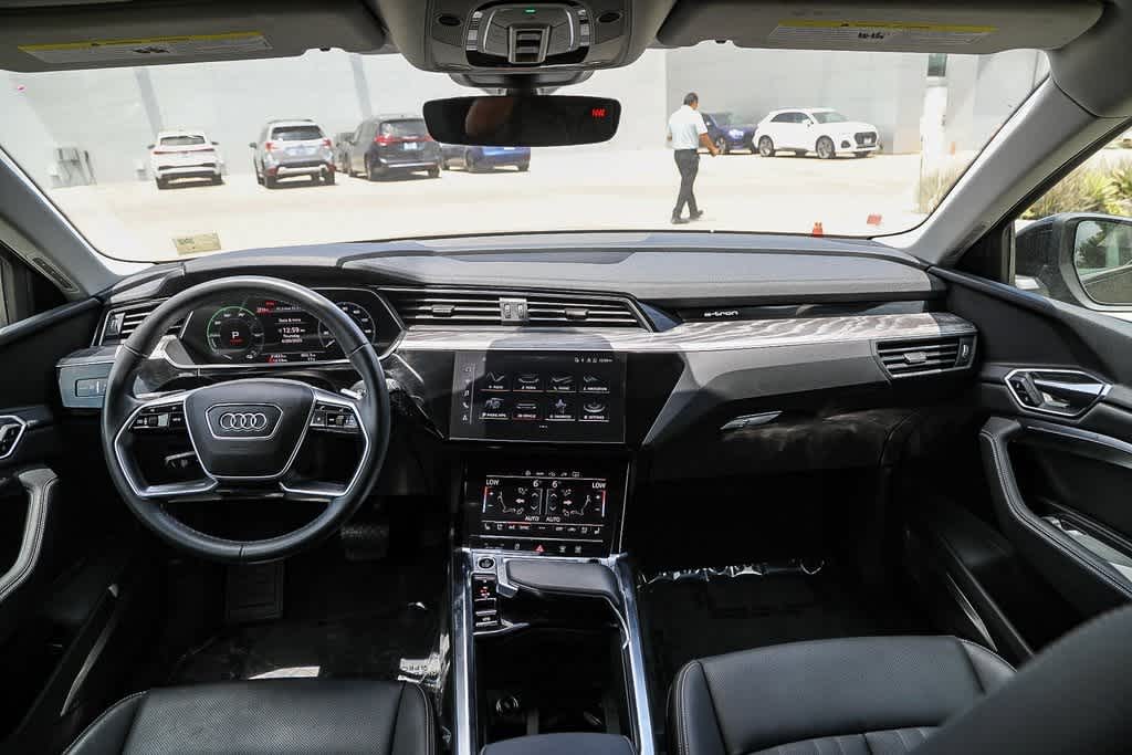 Thumbnail: 2024 Audi Q8 e-tron - 11