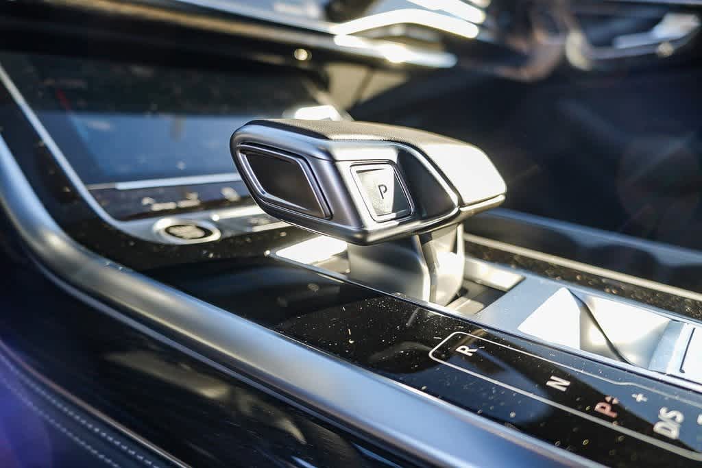 Thumbnail: 2026 Audi Q8 - 25