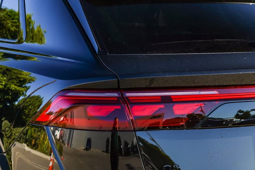 Thumbnail: 2026 Audi Q8 - 7