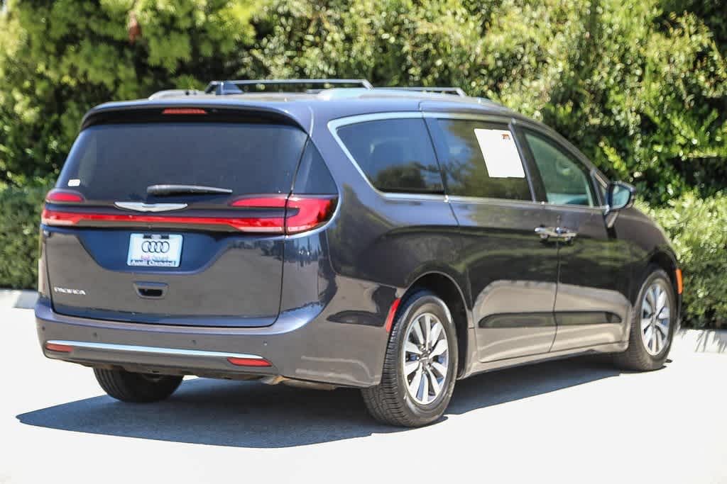 Thumbnail: 2021 Chrysler Pacifica - 4
