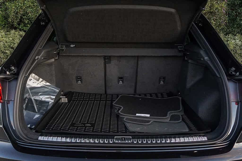 Thumbnail: 2025 Audi Q3 - 29