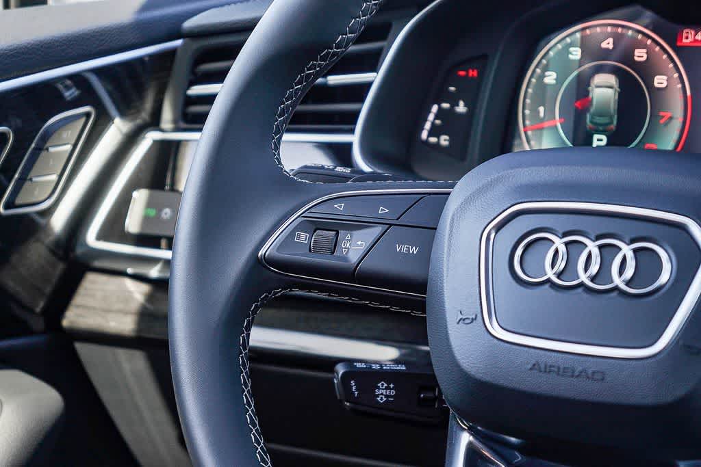 Thumbnail: 2026 Audi Q7 - 16