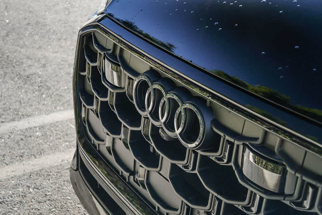 Thumbnail: 2026 Audi SQ8 - 9