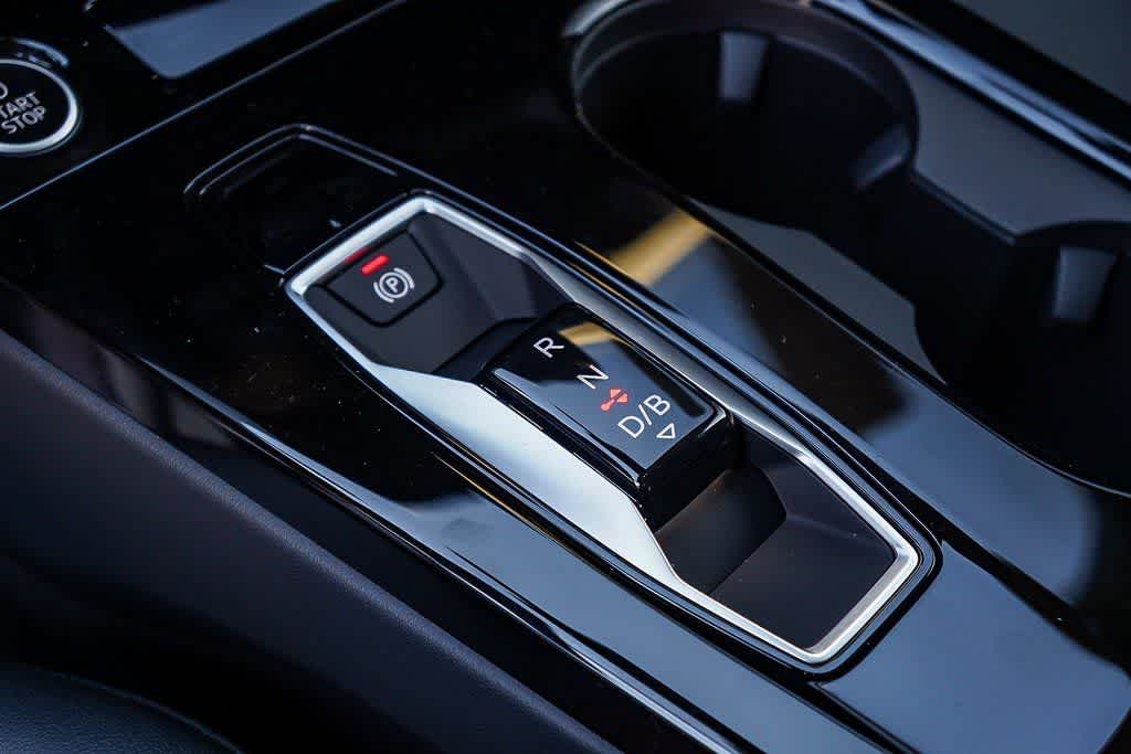 Thumbnail: 2025 Audi Q6 e-tron - 21