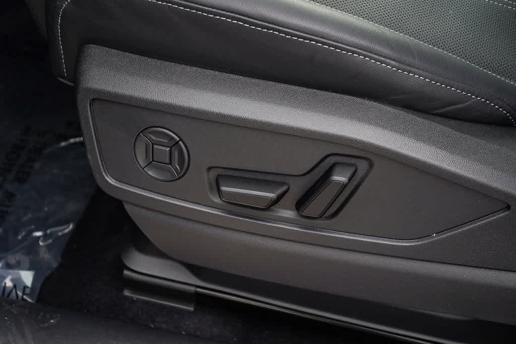 Thumbnail: 2025 Audi Q5 - 24