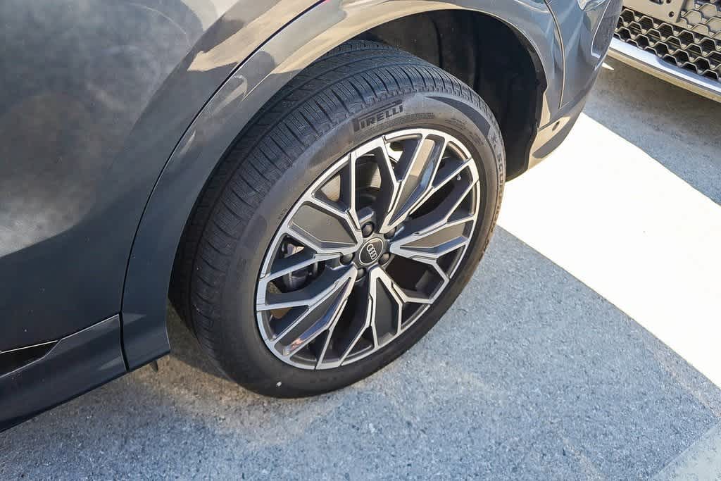 Thumbnail: 2025 Audi Q5 - 14