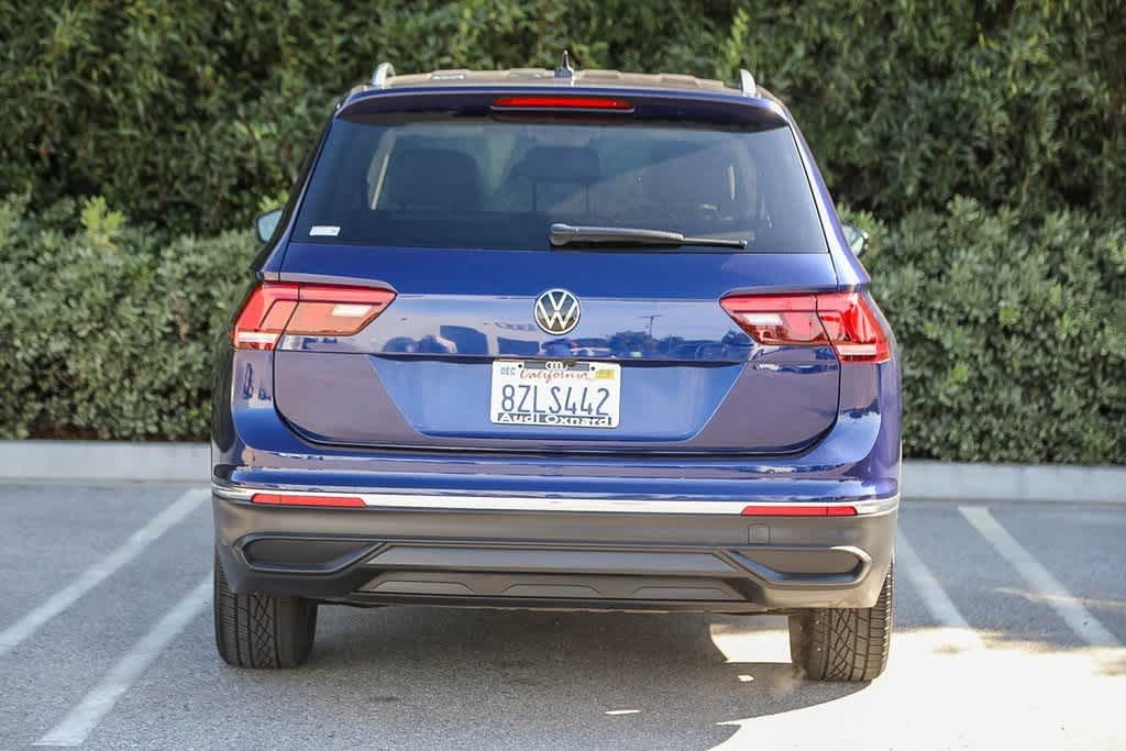 Thumbnail: 2022 Volkswagen Tiguan - 5