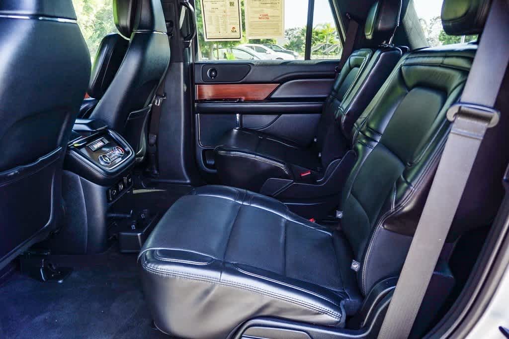 Thumbnail: 2021 Lincoln Navigator - 20