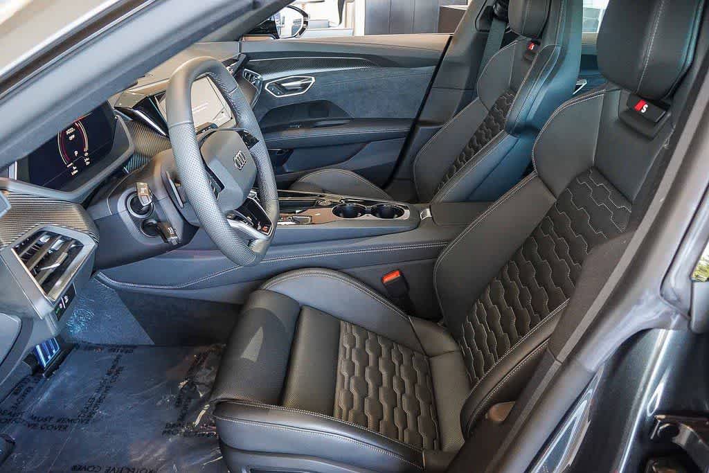 Thumbnail: 2026 Audi e-tron GT - 20