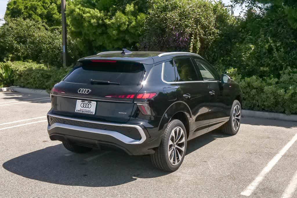 Thumbnail: 2026 Audi Q3 - 10