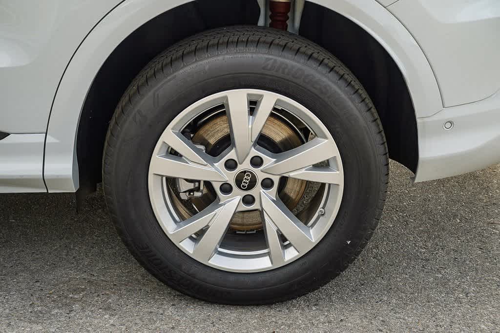 Thumbnail: 2025 Audi Q5 - 11