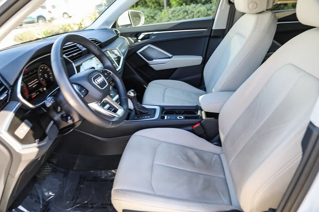 Thumbnail: 2022 Audi Q3 - 16