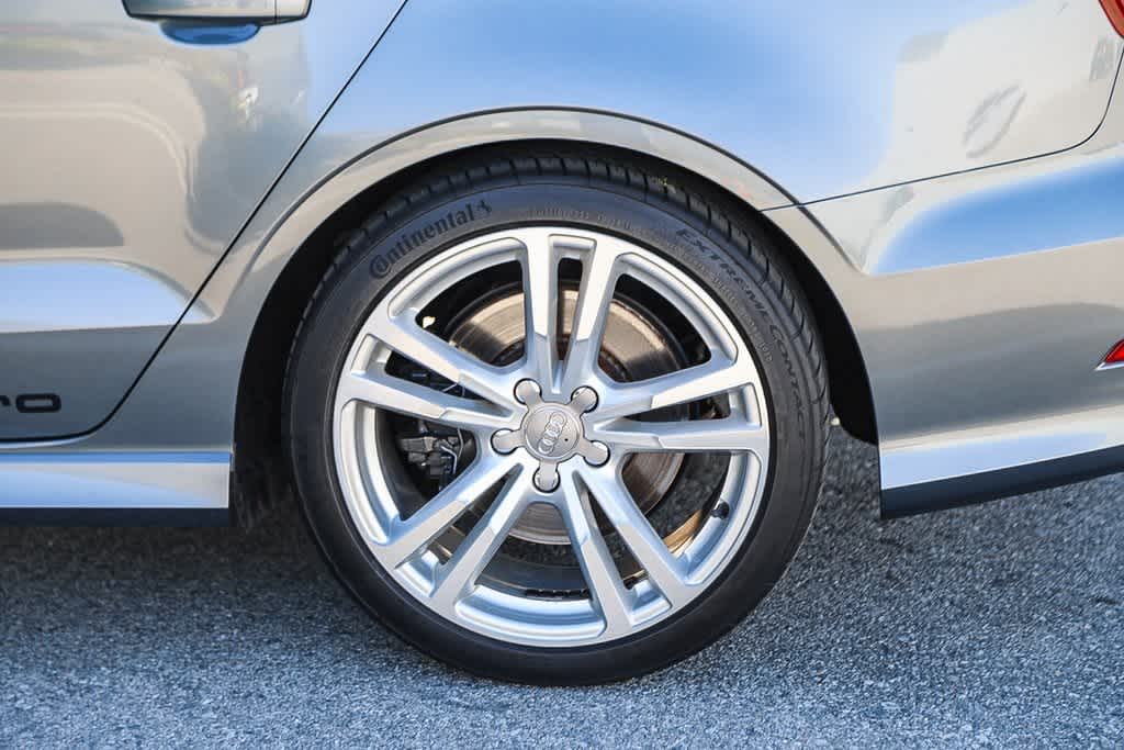 Thumbnail: 2016 Audi S3 - 10