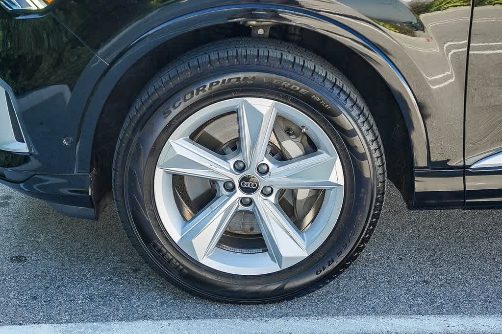 Thumbnail: 2024 Audi Q7 - 10